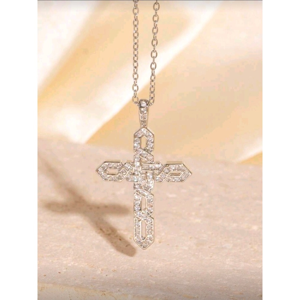 Dazzling Crystal Cross Pendant Necklace Silver Tone For Women‎